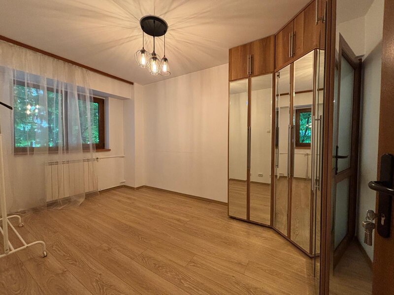 Timpuri Noi, Tineretului, Sincai, bloc 1995,