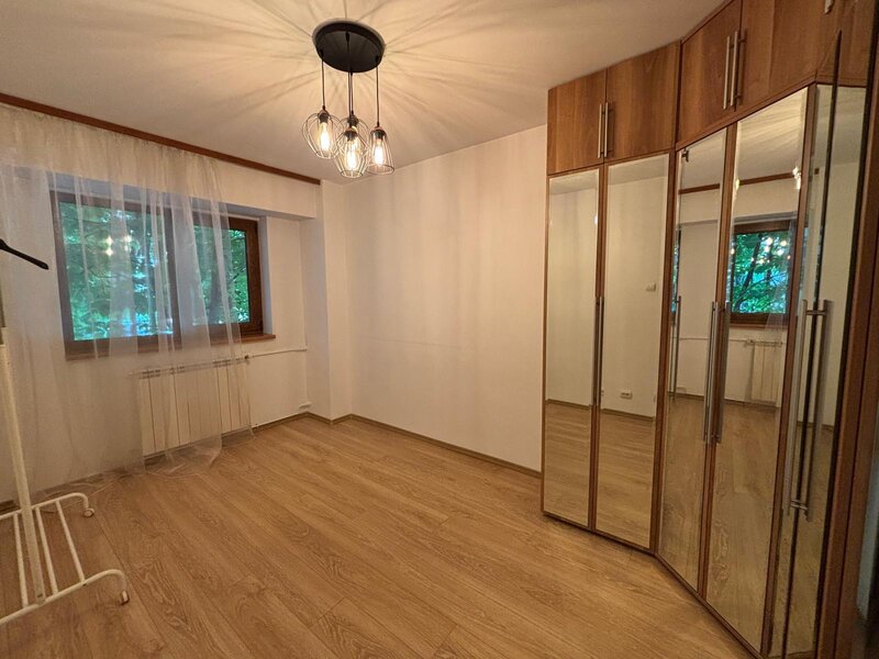 Timpuri Noi, Tineretului, Sincai, bloc 1995,